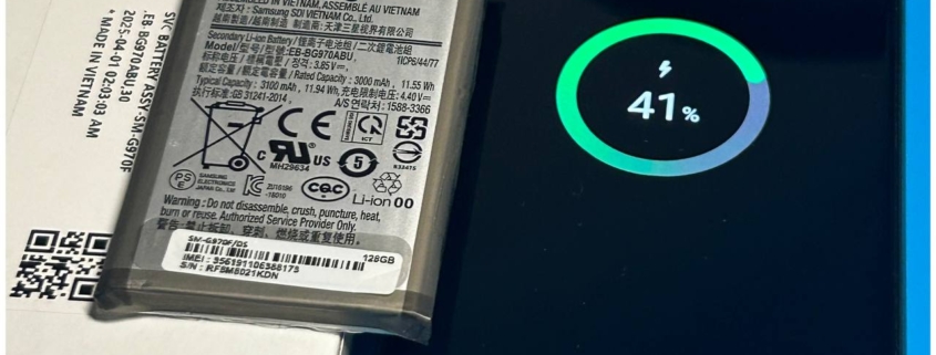 Vervanging van een defecte Samsung Galaxy S10 batterij in de werkplaats van iRepair Waterland.